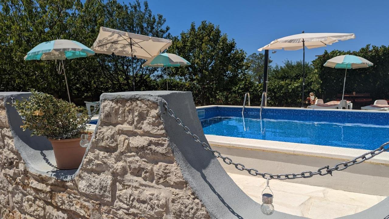Apartman Aja Kaštelir Exterior foto