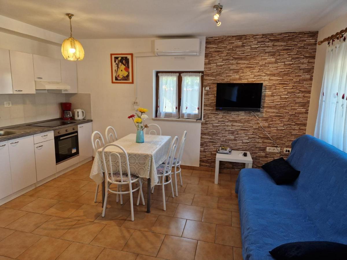 Apartman Aja Kaštelir Exterior foto